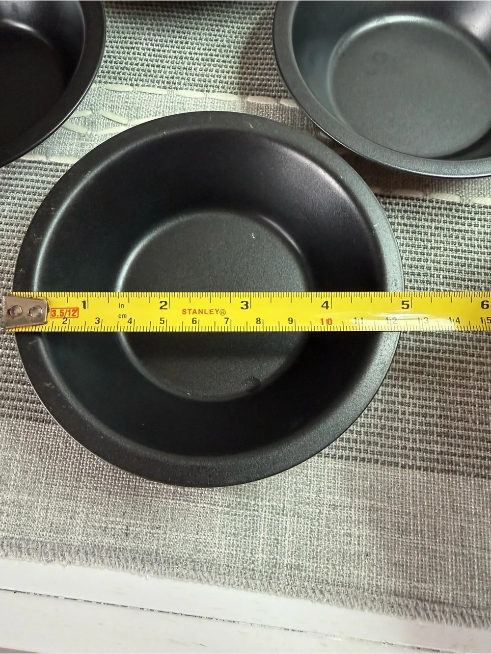 Set of 4 Black Round Baking Pans